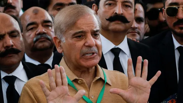 turkmenistan-viral-video-shows-pakistan-pm-shehbaz-sharif-gate-crash-putin-erdogan-closed-door-meet-after-waiting-40-minute-alone