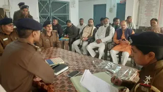 'My Son Beat Me And Kicked Me Out': 75-Year-Old Pleads At Arrah Janta Darbar; SP Orders Immediate FIR
