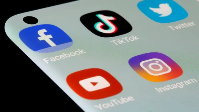 australias-under16-social-media-ban-faces-early-test-as-teen-bypasses-age-verification