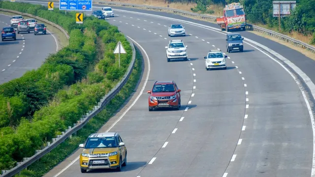 mumbai-to-pune-in-90-minutes-gadkari-unveils-plans-for-new-expressway-and-new-pune-sambhajinagar-corridor-details