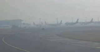 Delhi Air Travel Alert: IGI Airport Warns Of Flight Disruptions; IndiGo, SpiceJet Issue Passenger Advisory