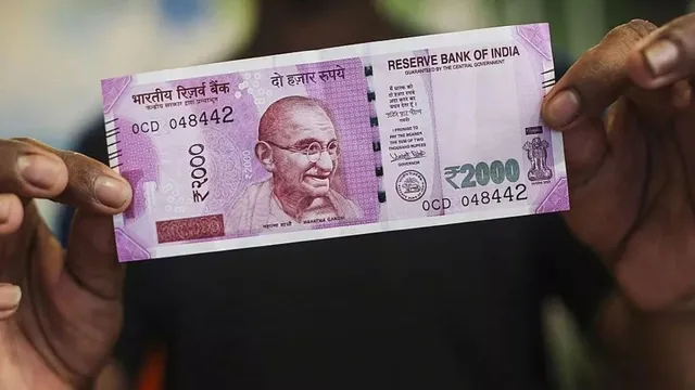 still-having-rs-2000-notes-exchange-open-at-19-rbi-offices-as-rs-6000-cr-remains-unreturned