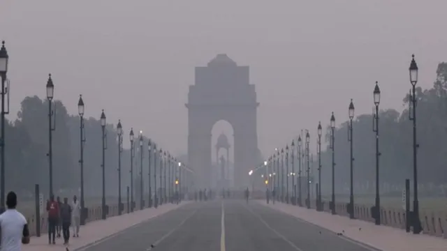 delhi-weather-imd-issues-red-alert-as-dense-fog-shrouds-national-capital-travel-advisory-issued-amid-poor-visibility-forecast