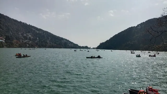 nainital-tourist-guide-christmas-new-year-traffic-management-local-id-parking-shuttle-services-festive-preparations-for-tourists