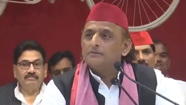akhilesh-yadav-hits-back-at-cm-yogi-for-his-do-namune-jibe-at-rahul-sp-chief