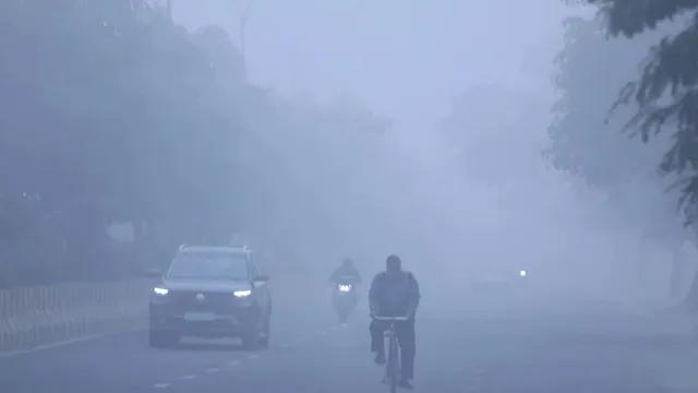 bengaluru-weather-update-city-braces-for-dense-fog-sharp-drop-in-temperatures-as-cold-wave-intensifies-forecast