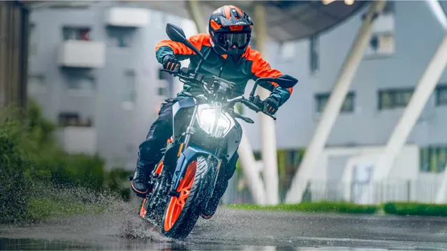 ktm-duke-new-top-variant-launched-at-rs-1-79-lakh-gets-tft-lcd-display