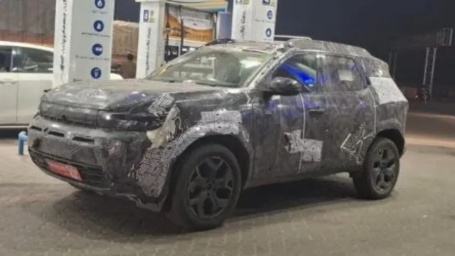 2026-renault-duster-spied-again-triple-screen-setup-to-level-2-adas-all-it-might-get