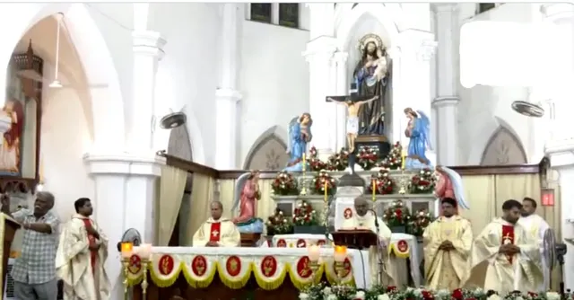 india-glows-in-christmas-spirit-as-churches-markets-and-streets-dazzle-nationwide-videos