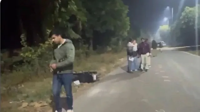 delhi-police-encounter-2-wanted-criminals-injured-in-narela-shootout-arms-recovered