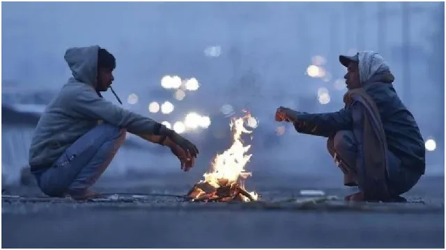 delhi-ncr-up-on-dense-fog-alert-as-cold-wave-intensifies-across-north-india-snowfall-in-jk-himachal-check-forefcast