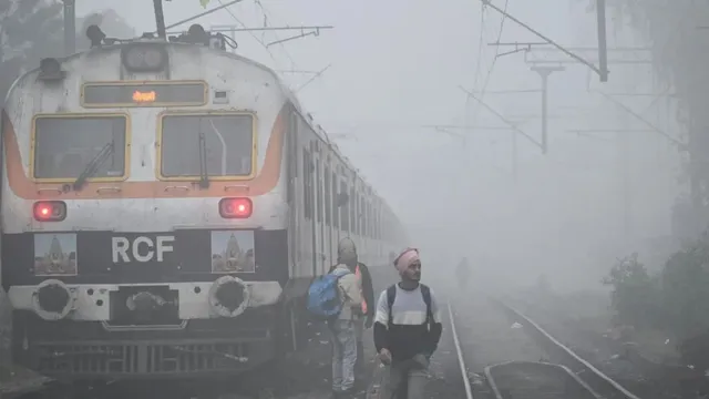 ranchi-new-delhi-rajdhani-express-gets-delayed-by-over-10-hours-passengers-deprived-of-food-water-train-late-railways-news