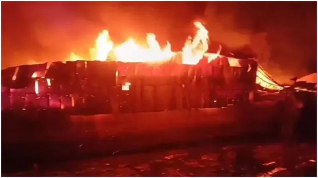 bhopal-timber-market-fire-shops-burnt-to-ashes-dousing-operation-injured-relocation-updates