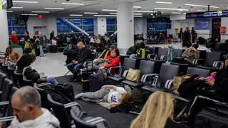 us-flight-cancellation-airlines-cancel-over-1800-flights-delay-due-to-winter-storm-devin-latest-updates