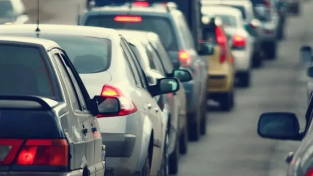 new-year-traffic-advisory-delhi-police-announces-restrictions-around-cp-on-december-31-check-alternate-routes-parking