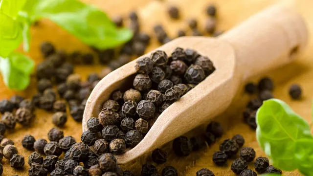 why-black-pepper-deserves-a-permanent-spot-in-your-winter-diet-cold-relief-better-digestion-and-more