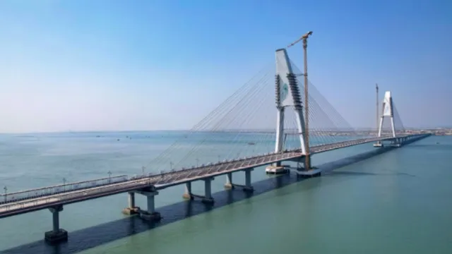 delhi-news-pwd-to-deploy-armed-guards-on-signature-bridge-at-night-heres-why
