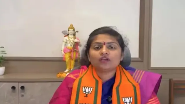 pune-civic-polls-bjp-axes-female-candidates-ticket-over-viral-video-targeting-cm-fadnavis