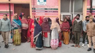 Gorakhpur Police Foil New Year Robbery Plot: 40 Arrested, Including 34 Women; Fake Snakes And Weapons Seized