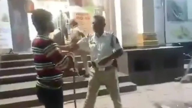 hyderabad-auto-driver-threatens-traffic-police-with-dead-snake-after-drunkdriving-check