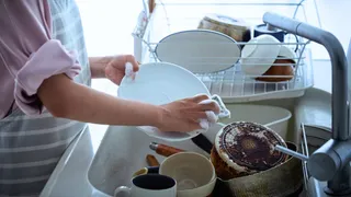 Why You Should Never Leave Unwashed Dishes Overnight? Know What Astrological Beliefs Say