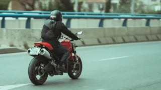 Tips And Tricks: How To Remain Warm And Comfortable During Winter While Riding Bike And Auto