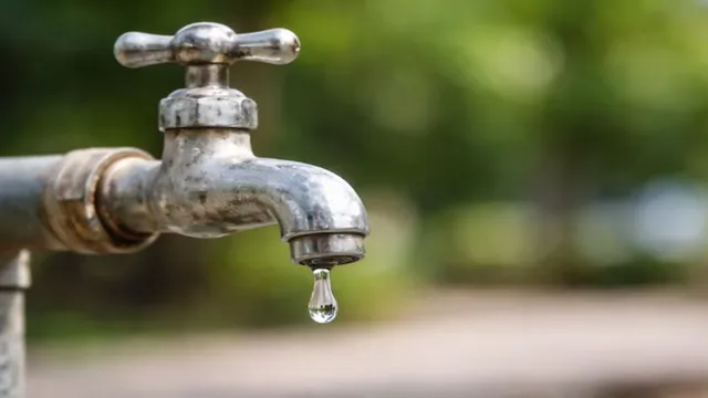 greater-noida-water-contamination-delta-1-residents-fall-sick-allege-sewage-mixed-in-regular-supply-gnida-refutes-claims