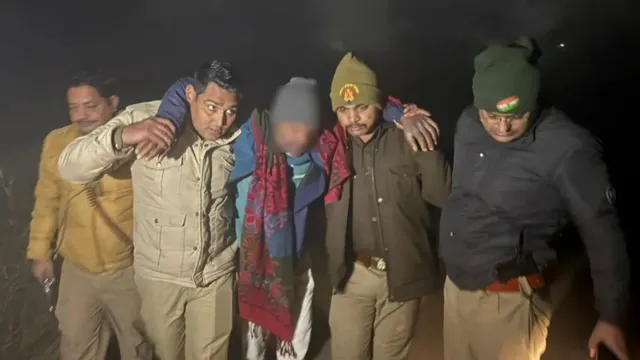 hapur-encounter-notorious-criminal-arrested-after-gunfight-weapon-cash-and-stolen-bike-recovered
