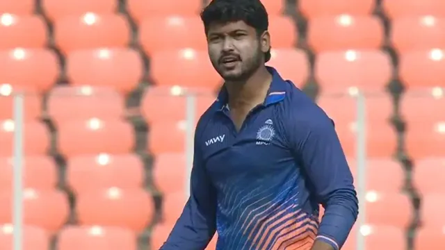madhya-pradesh-cricket-team-vs-karnataka-cricket-team-match-scorecard-meet-shivang-kumar-srh-spinner-who-took-a-fifer-against-karnataka-in-vijay-hazare-trophy