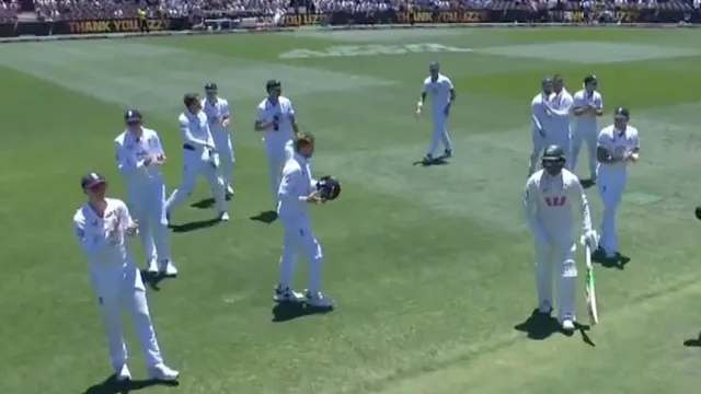aus-vs-eng-usman-khawaja-receives-guard-of-honour-from-opposition-players-says-able-to-control-my-emotions-video