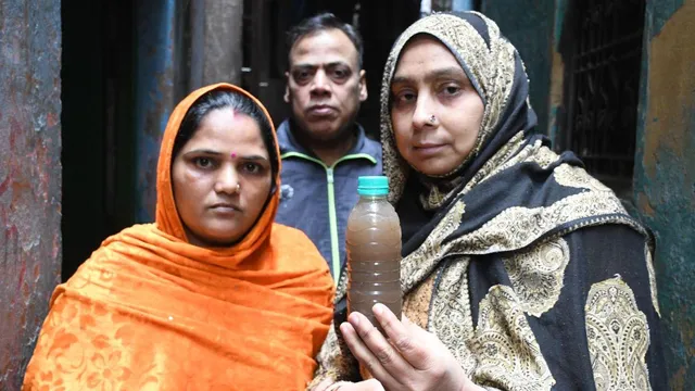 delhi-water-crisis-contaminated-supply-plagues-nabi-karim-rajendra-nagar-residents-forced-to-buy-bottled-water