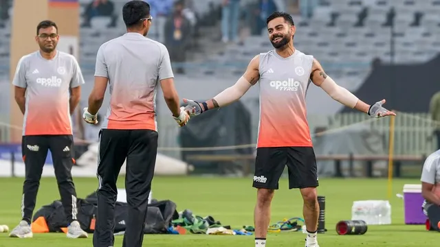 ind-vs-nz-virat-kohli-steals-show-with-hilarious-arshdeep-singh-imitation-in-training-ahead-of-new-zealand-odis