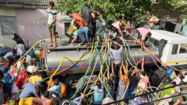 delhi-water-crisis-30-year-old-7000-km-pipeline-to-be-replaced-in-3-years-full-overhaul-may-take-8-years