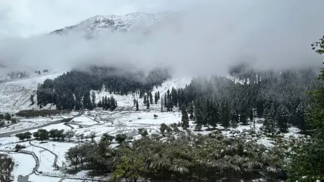 kashmir-weather-cold-wave-intensifies-with-more-snowfall-mughal-road-closed-shopian-logs-minus-8-degrees