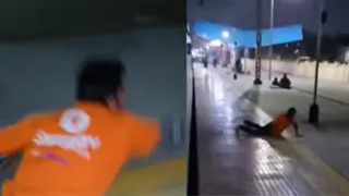 Swiggy Delivery Man Falls From Moving Train After Onboard Delivery; Viral Video Reignites Debate Around '10-Minute Deliveries' | Watch