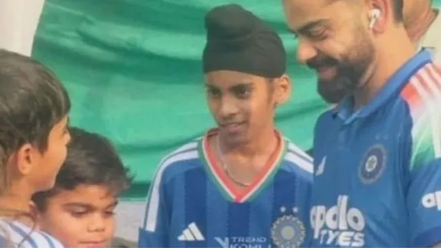 india-national-cricket-team-vs-new-zealand-national-cricket-team-virat-kohli-meets-his-childhood-lookalike-fans-say-1920-ka-fark-bhi
