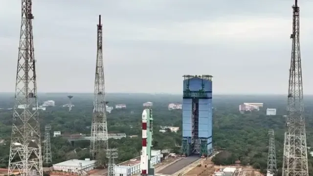 isro-pslv-c62-mission-encounters-anomaly-during-third-stage-separation-latest-updates