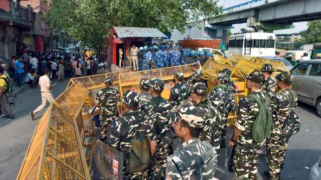 jammu-kashmir-lg-manoj-sinha-suspends-five-govt-officers-over-suspected-terror-links-85-sacked-since-2020