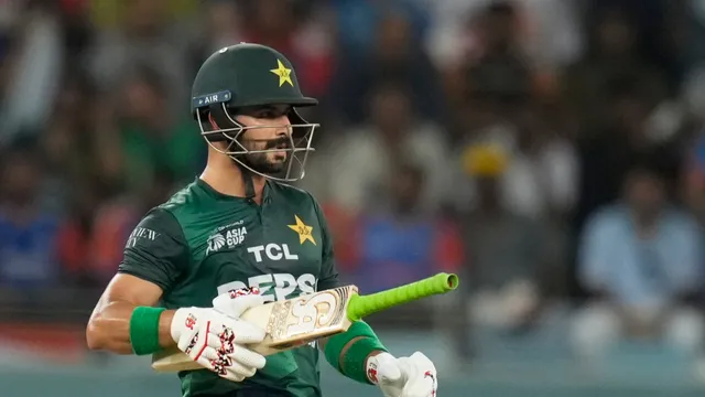 ex-pakistan-cricketer-schools-sahibzada-farhan-on-ahmed-shahzad-over-sachin-tendulkar-claim