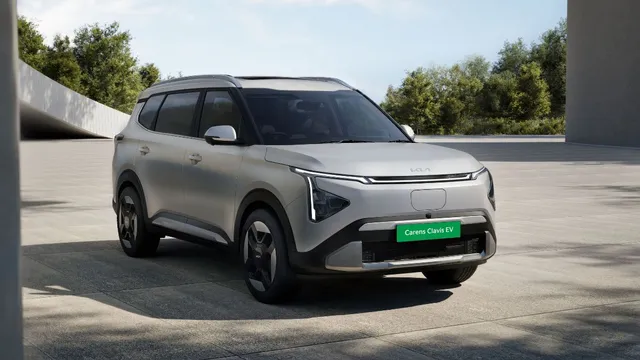kia-carens-clavis-hte-ex-launched-offers-panoramic-sunroof-for-rs-3-lakh-less