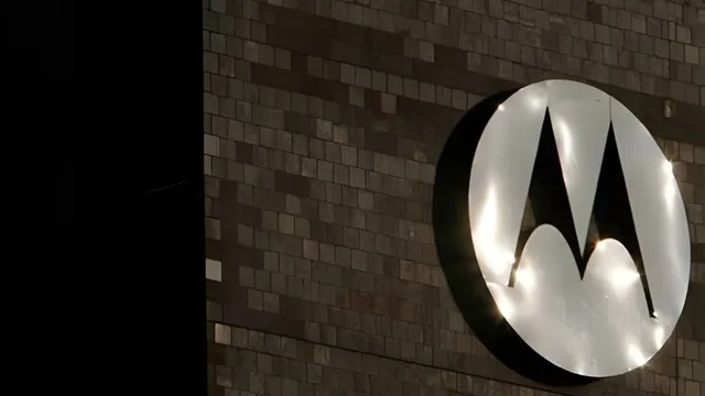 exclusive-how-motorola-plans-to-break-the-sea-of-sameness-in-the-premium-smartphone-segment-with-its-signature-series