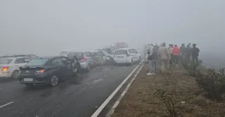 Lucknow-Delhi Highway Accidents: Dense Fog Triggers Multi-Vehicle Collisions In Uttar Pradesh; 1 Dead, 12 Injured