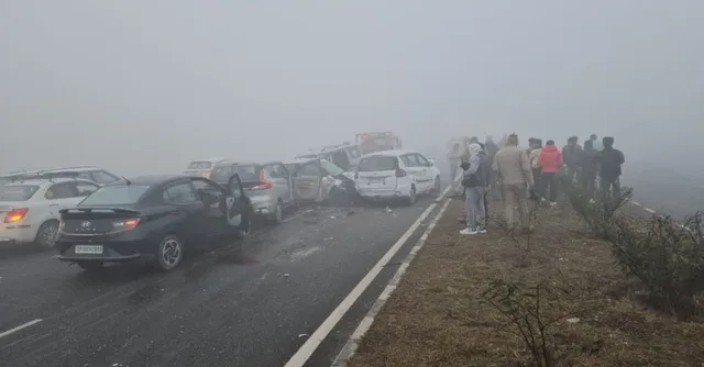 lucknowdelhi-highway-accidents-dense-fog-triggers-multivehicle-collisions-in-uttar-pradesh-1-dead-12-injured