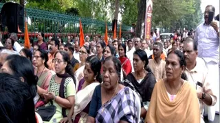 Sabarimala Gold Theft: Karma Samithi Protests At Kerala Secretariat, Demands CBI Probe