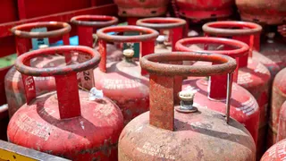 Delhi Govt Clears Free Gas Cylinder Scheme For EWS Women Ahead Of Holi; Rs 300 Cr Welfare Push