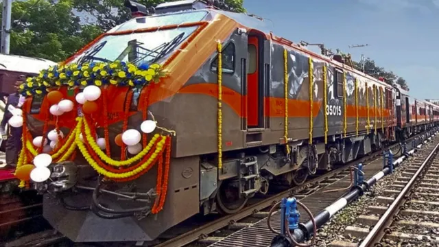 thiruvananthapuram-charlapalli-amrit-bharat-express-to-enhance-southern-rail-connectivity-check-route-schedule-stoppages