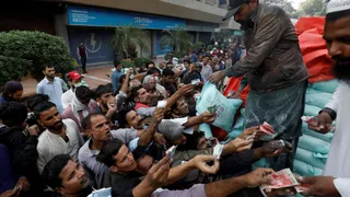 Shehbaz Sharif Unable To Feed Its Own People? Pakistan Facing Massive Flour Crisis, Prices Rises To PKR 160/Kg