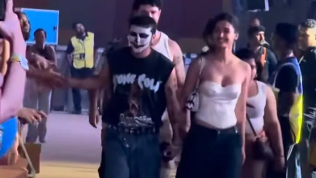 disha-patani-talwiinder-almost-confirm-dating-rumours-as-they-walk-hand-in-hand-at-lollapalooza-video