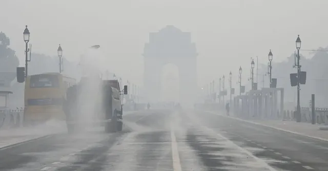 delhi-weather-imd-issues-yellow-alert-for-dense-fog-cloudy-skies-light-rain-forecast-on-feb-1-aqi-slips-to-poor-category-at-265