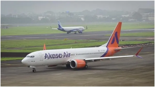 wait-ill-show-you-my-power-akasa-air-flight-crew-offloads-unruly-passengers-after-luggage-dispute-delays-flight